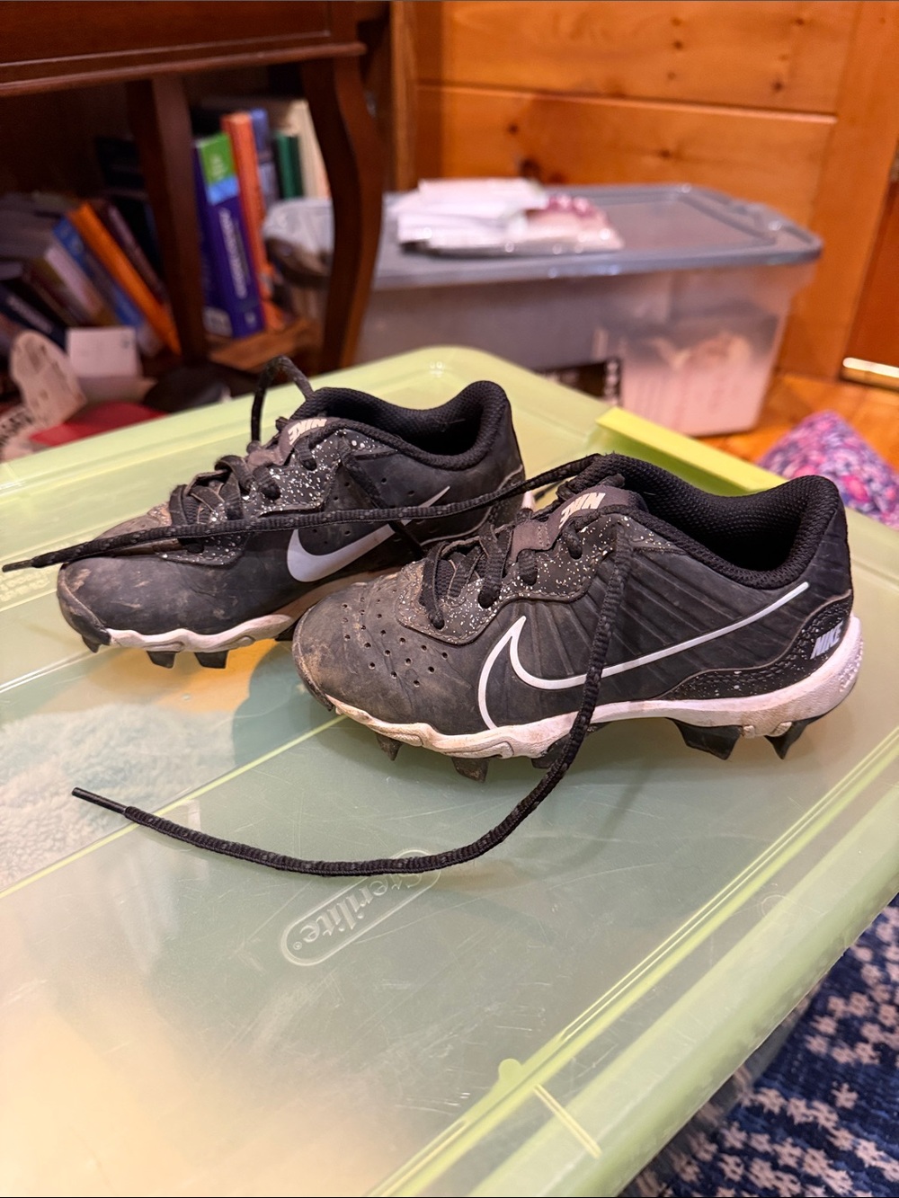 Nike Kids Alpha Huarache Cleats 10c (children’s)